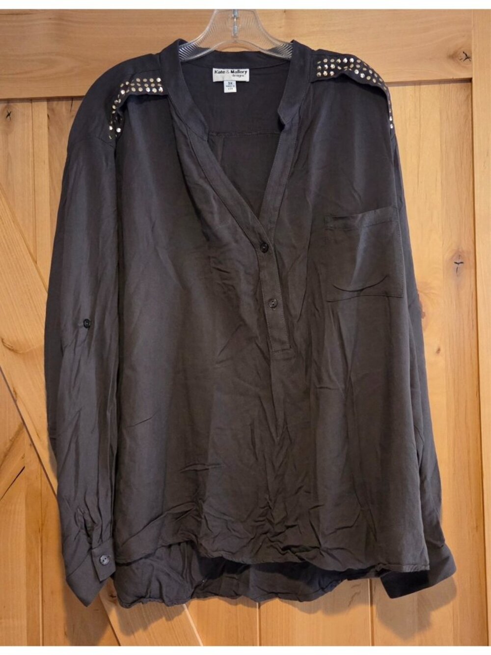 Kate & Mallory Sz 3X Gold Embellished Shoulder V-Neck Popover Blouse Roll tab
